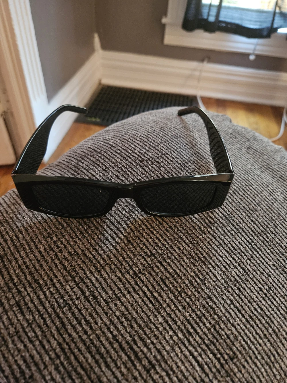 Men's Black Rectangular Sunglasses - Classic Style